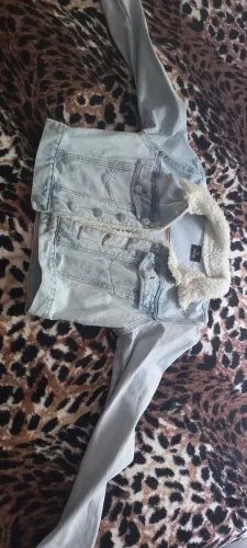 Vendo jaqueta jeans nova