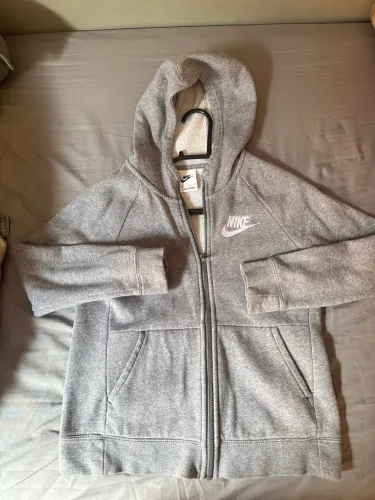 Moletom Nike infantil, cor cinza. Original!