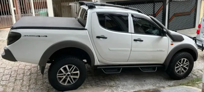 Mitsubishi L200 Triton Savana 3.2 CD TBI Dies. Mec. 2018