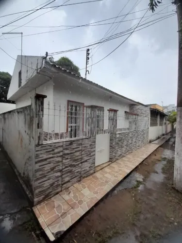 Oportunidade Única! Aluguel em Linda Casa de Vila!