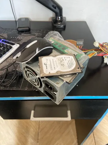 Vendo HD, mouse, memória e fonte 