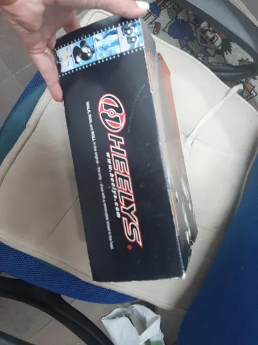 Heelys - Tênis com Rodinhas