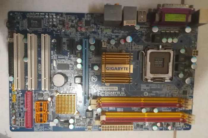Placa Mãe Gigabyte GA-945G-DS3