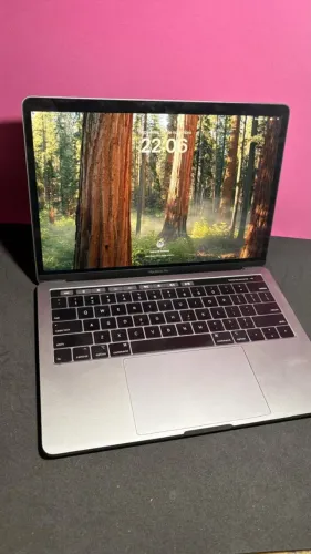 macbook pro 13 2019
