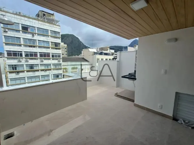 Cobertura à Venda em Copacabana: 75m², 1 Suíte, RS1.050.000