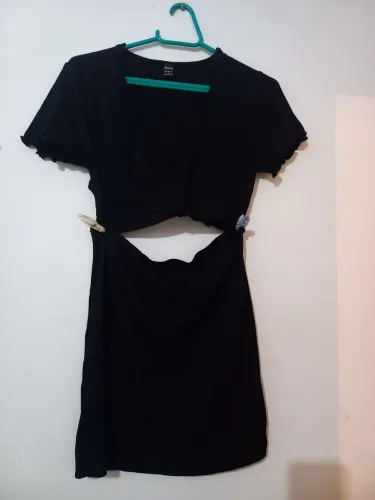 Conjunto top e saia Preto com Recortes