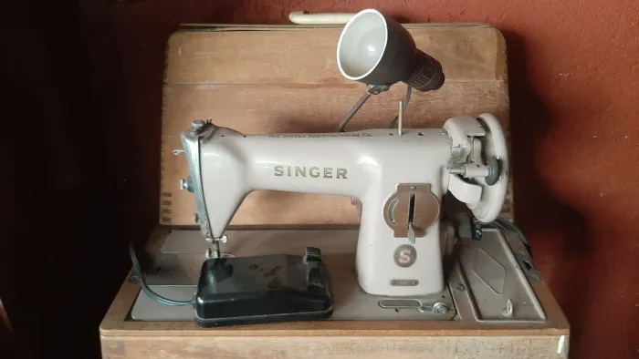 Máquina de costura Singer 15C