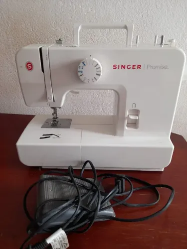 Vendo máquina de costura Singer promisse 1408