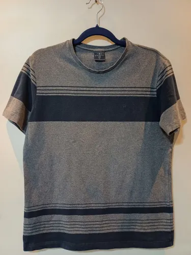 Camisa Highstil Sport Slim semi-nova,  cinza e azul marinho, de algodão e elastano, tam.M.