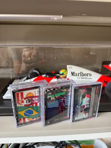 Topps A História de Ayrton Senna (51 cards completos)