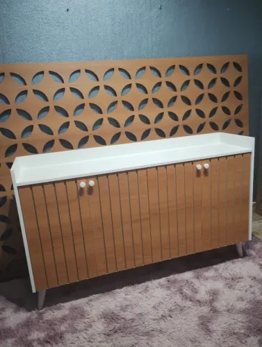 Aparador buffet 4 portas amadeiradas 