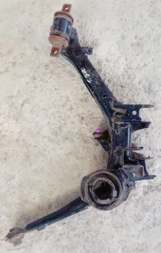 HONDA NEW CIVIC G9 BANDEJA  SUSPENSÃO TRASEIRA DIREITA 