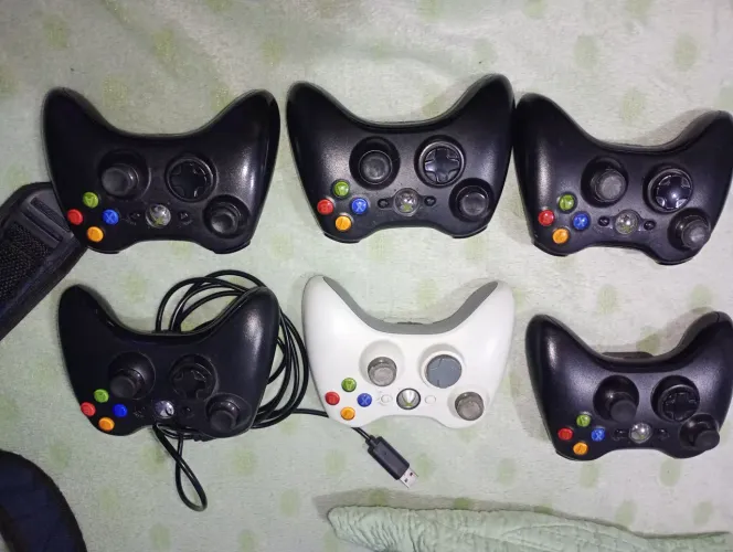 CONTROLES XBOX 360 OROGINAIS 110,00 CADA FUNCIONANDO PERFEITAMENTE