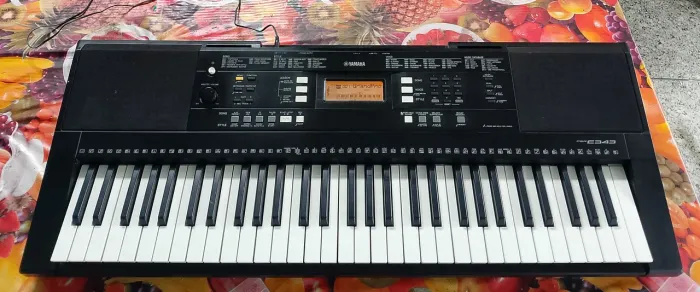 Teclado yamara psr E343