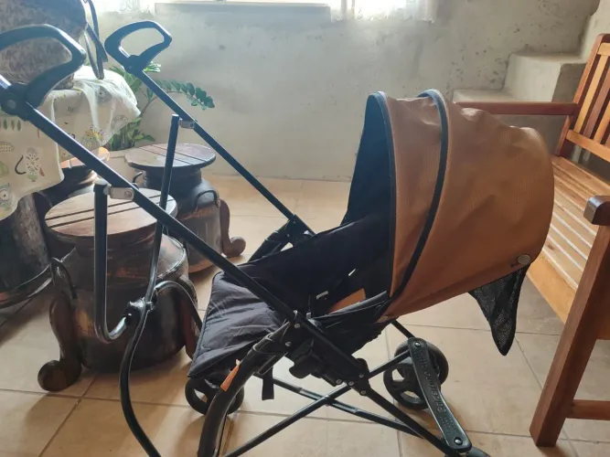 Carrinho de bebê Galzerano,preto e caramelo