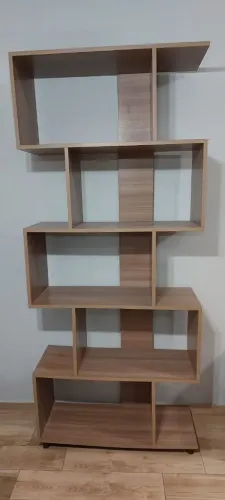 Porta livros / estante em zigue zague