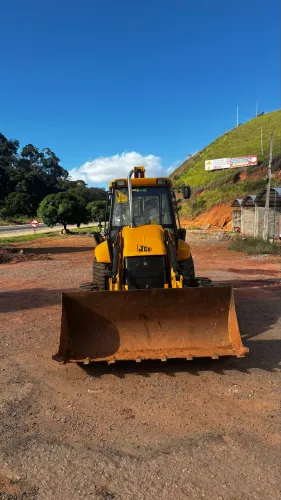 Retroescavadeira Jcb 3CX