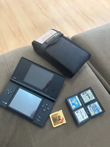 Nintendo DSi Usada + R4 + 5 Jogos Originais