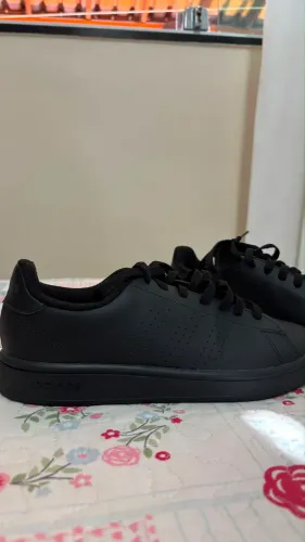 Tênis adidas