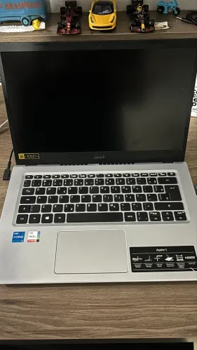 Laptop Acer i5 256GB 8GB RAM