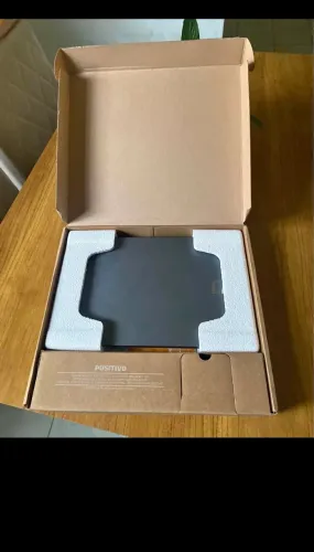 Notebook Positivo novo com acessórios