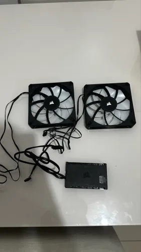 Kit controladora + fans RGB Corsair