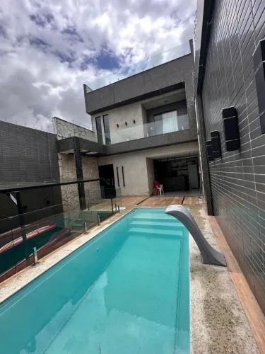 Casa de alto padrão no Eduardo Gomes