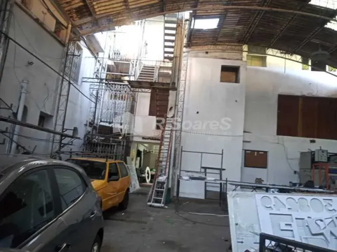 Locação de loja comercial na Av. Paulo de Frontin - 300m²
