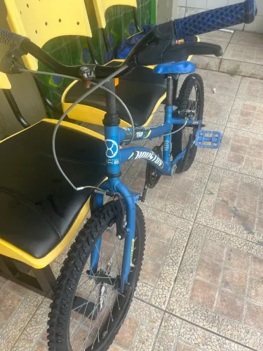 Vendo bicicleta semi nova
