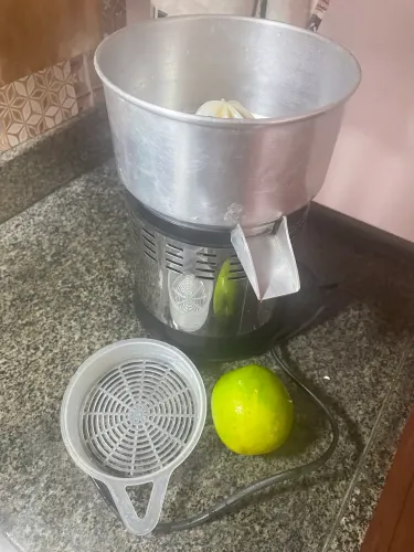 Espremedor de laranja e outros