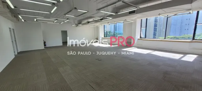 Meia laje comercial com 375m² próxima à Berrini