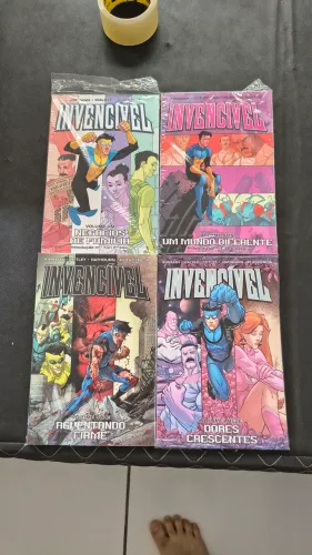 HQs Invencível Panini