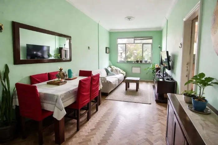 Apartamento de 3 quartos à venda entre Laranjeiras e Flamengo.