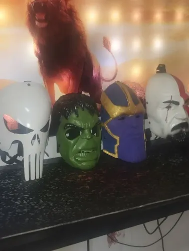 4 máscaras de colecionador feito de fibra e pintado a mão da para usar em festas fantasia