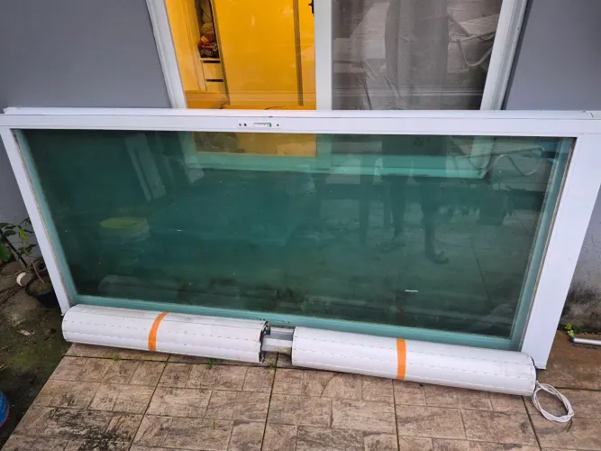 Porta com persiana eletrica