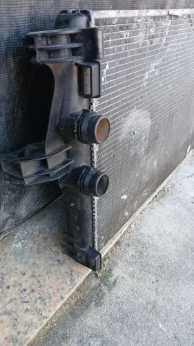 Radiador original recuperado do fiat iveco daily city 30s13 2.3