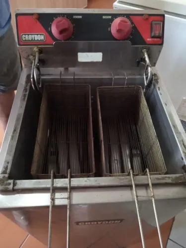 Vendo Fritadeira Elétrica Água e Óleo, 8.000 W, 220 V