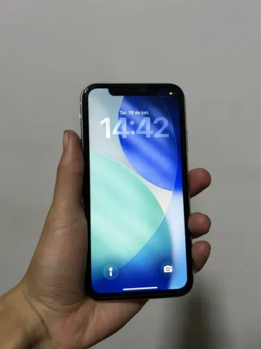 iPhone 11 (128) 82% de bateria