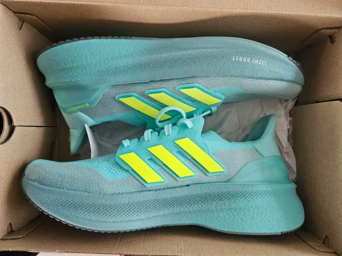 Tênis Adidas Ultraboost 5 Tamanho 43. Nunca Usado!