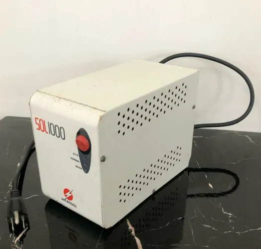 Estabilizador de tensão da Microsol, modelo SOL 1000. Proteção de energia.