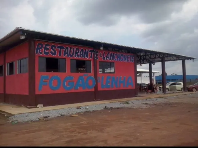 Aluga se prédio comercial 