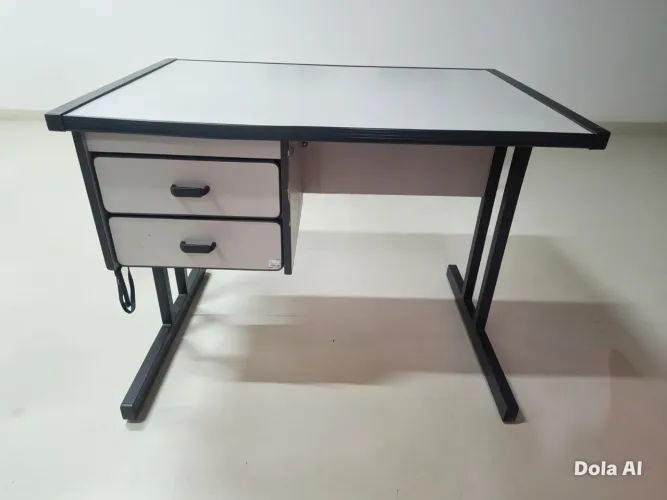 Mesa escritório 2 gavetas com chave