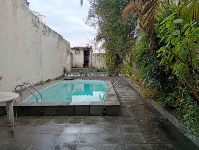 Sobrado à venda com piscina e 3 dormitórios na Vila Monumento, São Paulo