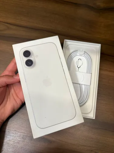 iPhone 16