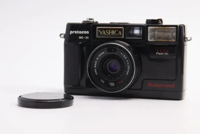 Câmera Analógica Yashica Protacon MD-35 Motorwind 35mm para Peças ou Decoração