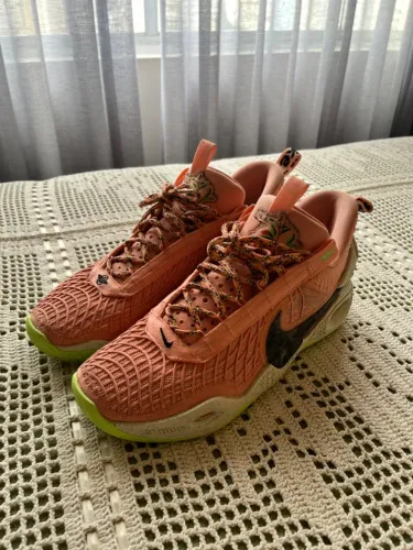 Tênis Basquete Nike Cosmic Unity (42br)