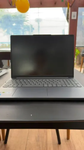 OPORTUNIDADE! Notebook Lenovo Intel Core i5 (13ª Geração) - Estado de Novo!