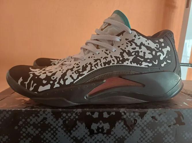 Tênis Nike Air Jordan Zion 3