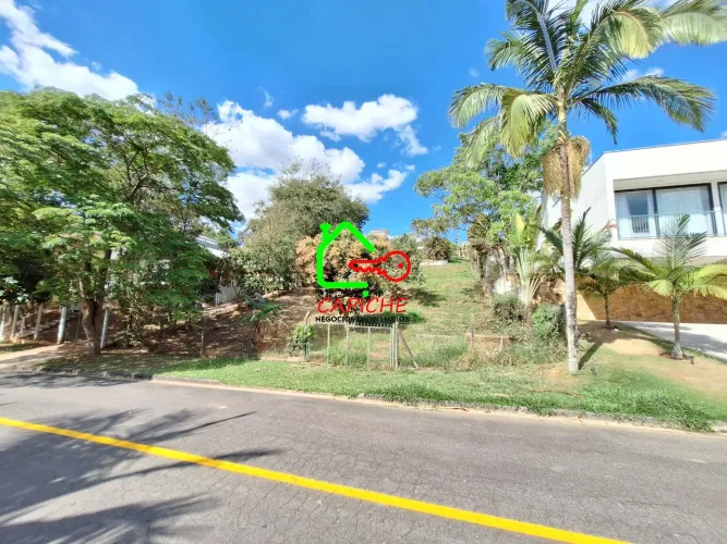Terreno aclive de 1.000m² em condomínio de alto padrão em Vinhedo-SP, no bairro Caixa D'ág