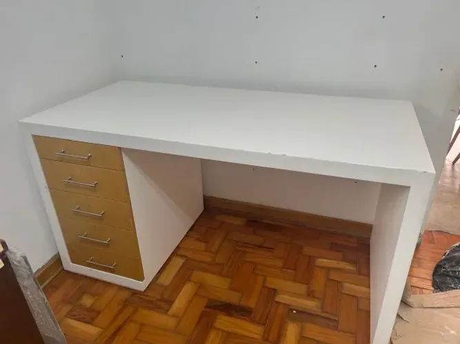Escrivaninha / Mesa de Escritório com 5 Gavetas - 1,48 m